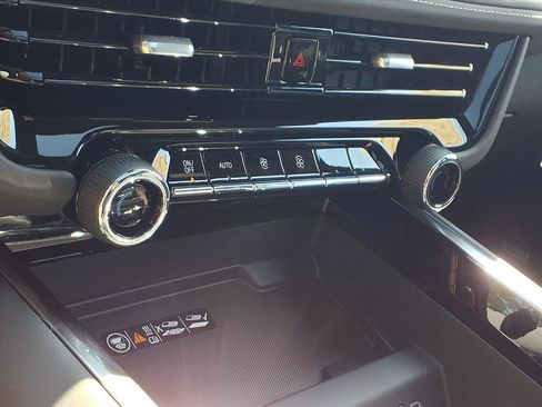 New 2026 Chevrolet Suburban Premier image 10