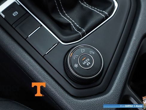 Used 2022 Volkswagen Taos SE image 25