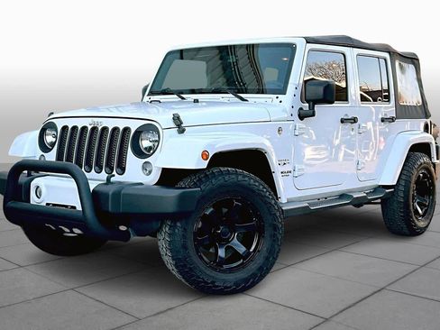 Used 2016 Jeep Wrangler Unlimited Sahara w/ Max Tow Package image 33