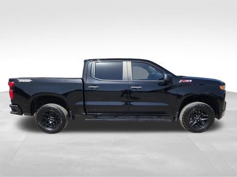 Used 2021 Chevrolet Silverado 1500 Custom Trail Boss w/ LPO, Dark Essentials Package AWD/4WD image 8