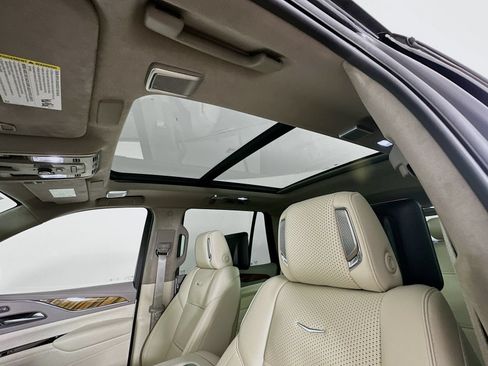 Used 2024 Cadillac Escalade Premium Luxury Platinum AWD/4WD image 23