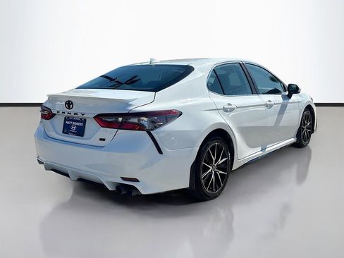 Used 2023 Toyota Camry SE image 5