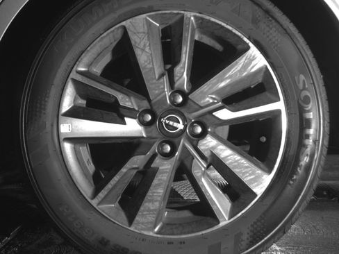 Used 2025 Nissan Versa SV image 14