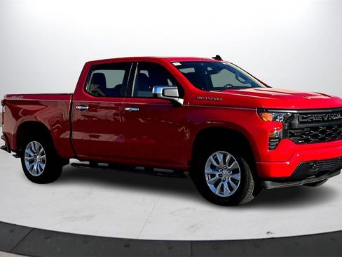 Used 2022 Chevrolet Silverado 1500 Custom image 2