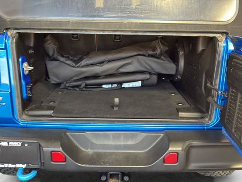 Used 2021 Jeep Wrangler Unlimited Rubicon 4xe w/ Cold Weather Group AWD/4WD image 9