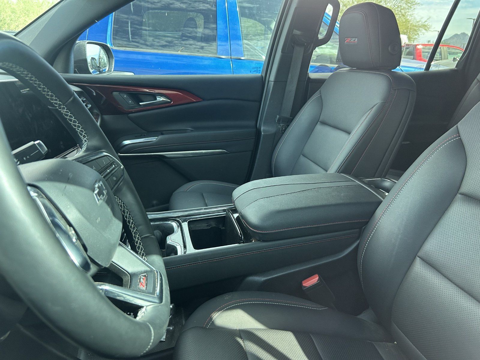 Used 2025 Chevrolet Traverse Z71 AWD/4WD image 10