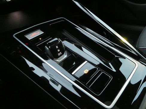 New 2026 Volkswagen GTI SE FWD image 9