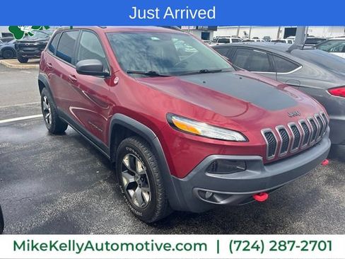 Used 2016 Jeep Cherokee Trailhawk w/ Comfort/Convenience Group AWD/4WD image 2