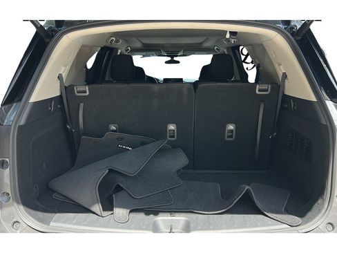 Used 2025 Nissan Pathfinder SV w/ SV Premium Package FWD image 9