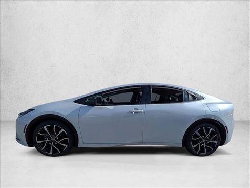 New 2026 Toyota Prius Plug-In Hybrid FWD image 5