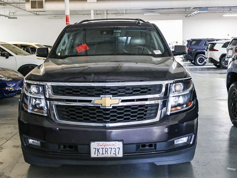 Used 2015 Chevrolet Suburban LT w/ Luxury Package RWD image 2