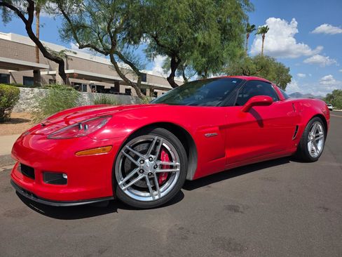 Used 2007 Chevrolet Corvette Z06 w/ Preferred Equipment Group RWD image 2