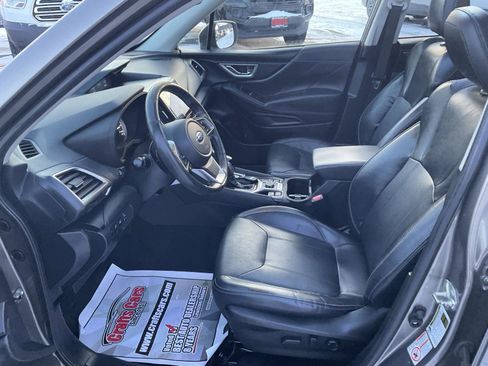 Used 2019 Subaru Forester Touring image 9