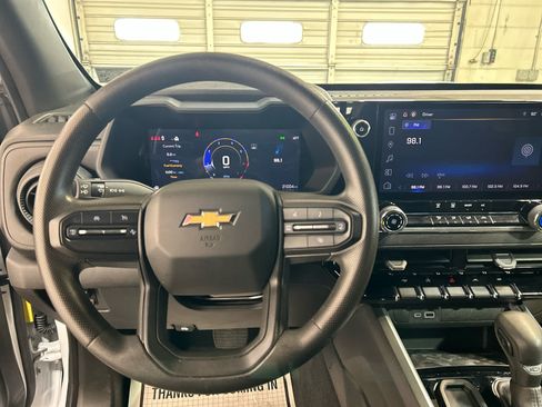 Used 2024 Chevrolet Colorado W/T RWD image 7
