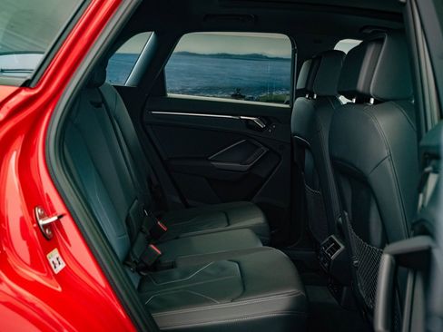 Used 2024 Audi Q3 2.0T Premium image 44