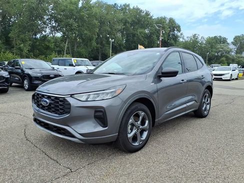 Certified 2024 Ford Escape ST-Line w/ Tech Pack #1 AWD/4WD image 3