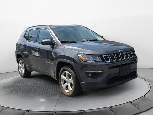 Used 2018 Jeep Compass Latitude w/ Popular Equipment Group AWD/4WD image 7