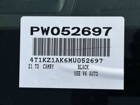 Used 2021 Toyota Camry XSE FWD image 15
