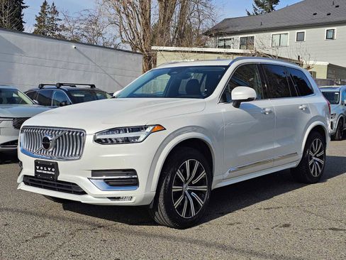Certified 2025 Volvo XC90 B5 Core image 7