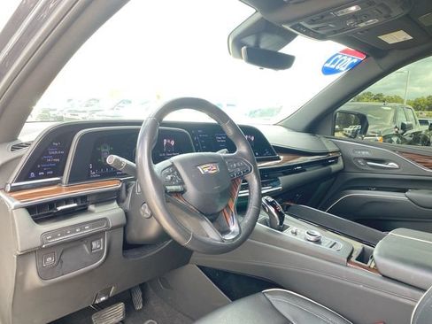 Used 2022 Cadillac Escalade ESV Premium Luxury AWD/4WD image 10