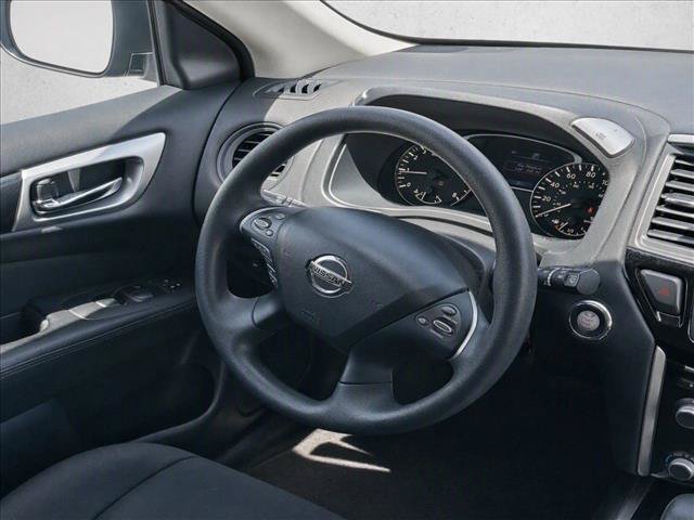 Used 2020 Nissan Pathfinder S FWD image 22