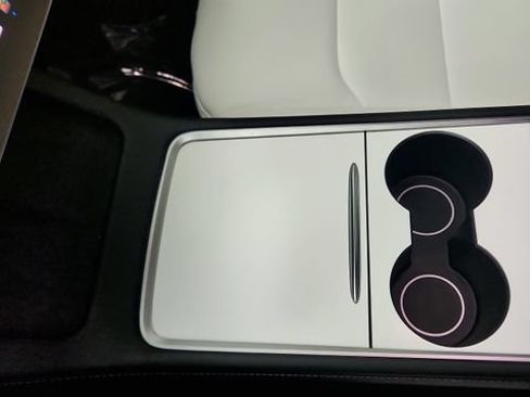 Used 2023 Tesla Model Y Long Range AWD/4WD image 66