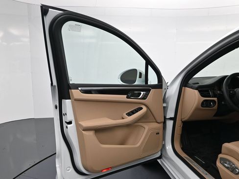 New 2026 Porsche Macan S image 16