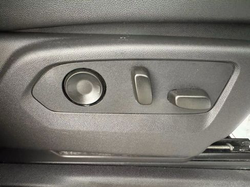 Used 2024 Chevrolet Silverado 1500 ZR2 w/ Technology Package image 39