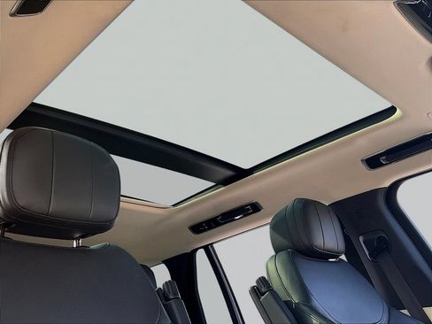Used 2022 Land Rover Range Rover Long Wheelbase SE AWD/4WD image 22