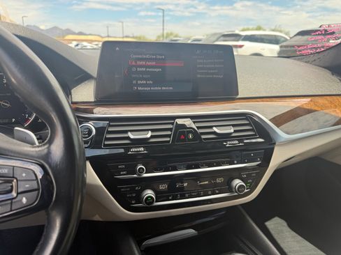 Used 2019 BMW 530i w/ Convenience Package RWD image 21