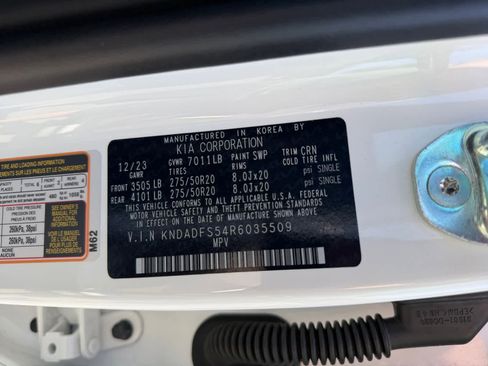 Certified 2024 Kia EV9 Land image 17