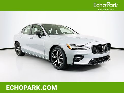 Used 2025 Volvo S60 B5 Plus image 1