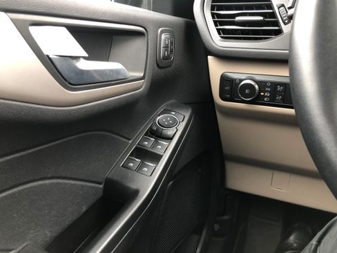 Certified 2022 Ford Escape SEL w/ Technology Package image 15