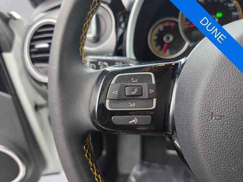 Used 2018 Volkswagen Beetle 2.0T Dune FWD image 17