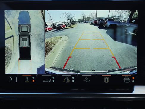 Used 2025 GMC Sierra 1500 Elevation w/ Elevation Premium Package image 17