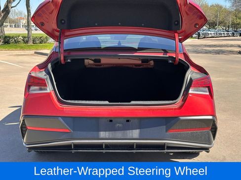 Used 2024 Hyundai Elantra SEL w/ Convenience Package image 10