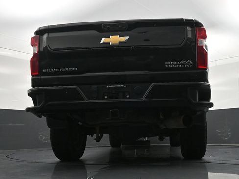 Used 2024 Chevrolet Silverado 2500 High Country w/ High Country Premium Package AWD/4WD image 28