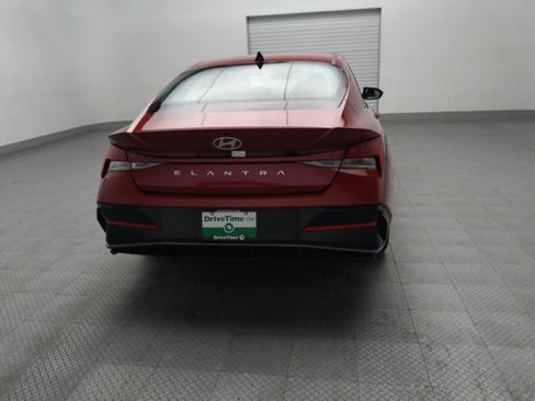 Used 2025 Hyundai Elantra SEL image 7