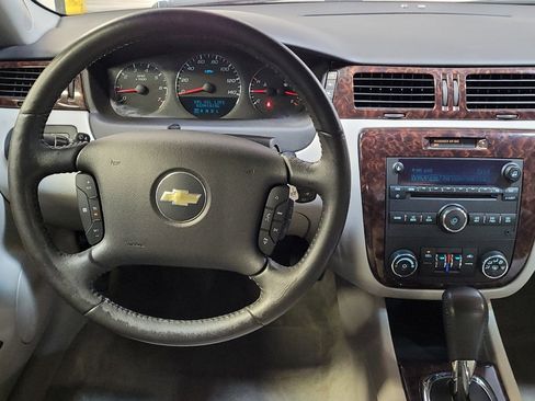 Used 2014 Chevrolet Impala LT w/ LT Sunroof Package FWD image 22