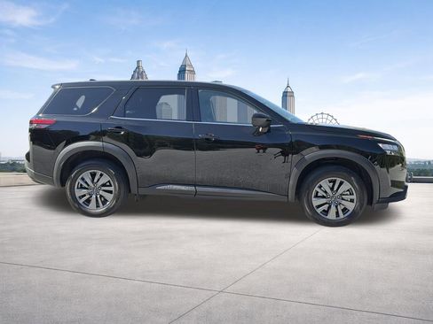 Certified 2025 Nissan Pathfinder S FWD image 24