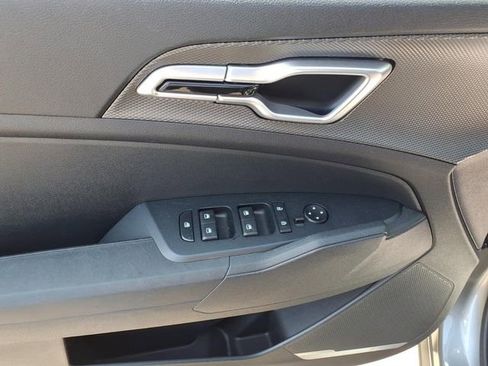 Used 2024 Kia Sportage LX image 13