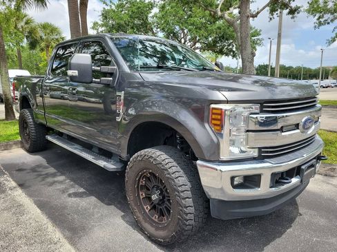 Used 2018 Ford F250 Lariat w/ Lariat Value Package image 2