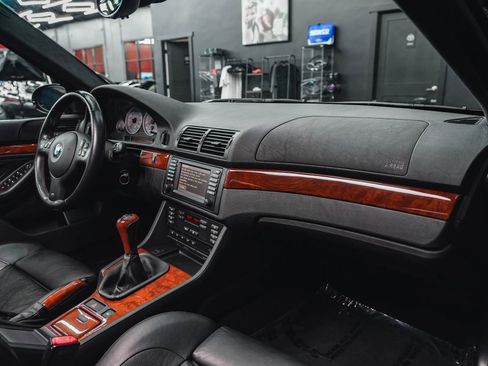 Used 2003 BMW M5 image 49