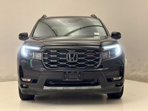 Used 2023 Honda Passport TrailSport image 3
