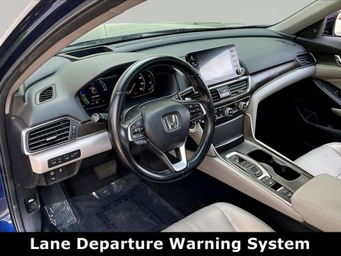 Used 2018 Honda Accord Touring image 16