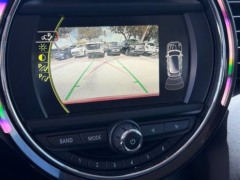 Used 2018 MINI Cooper 4-Door Hardtop FWD image 22