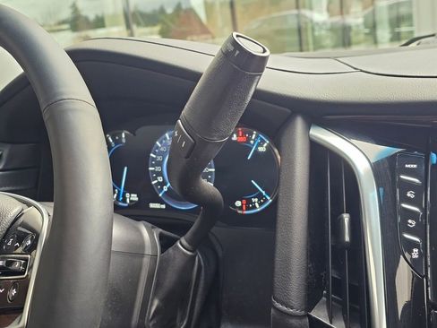 Used 2019 Cadillac Escalade Premium Luxury image 38