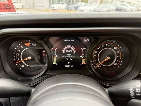 Used 2025 Jeep Wrangler Rubicon AWD/4WD image 38