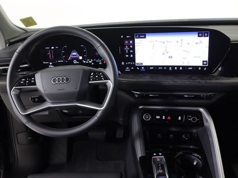Used 2025 Audi Q5 Premium AWD/4WD image 21
