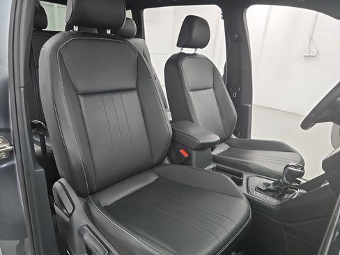 Certified 2023 Volkswagen Tiguan SE R-Line image 10